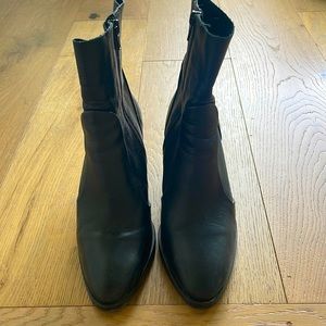 Topshop heeled bootie size 37
